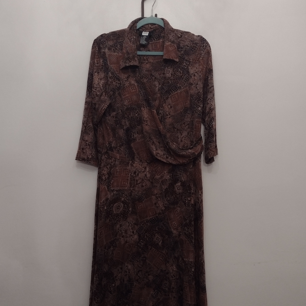 Studio 1940 Plus size women's dress.